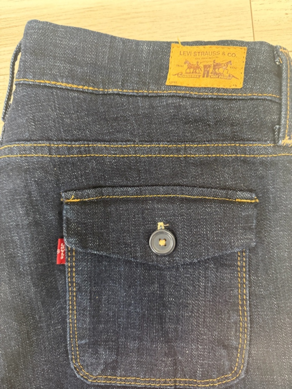 Levi's 545 low boot cut Jeans - Dark wash, size 10 - Picture 4 of 8